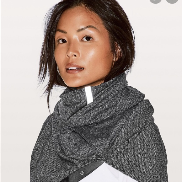 Lululemon Vinyasa Scarf - Picture 2 of 5